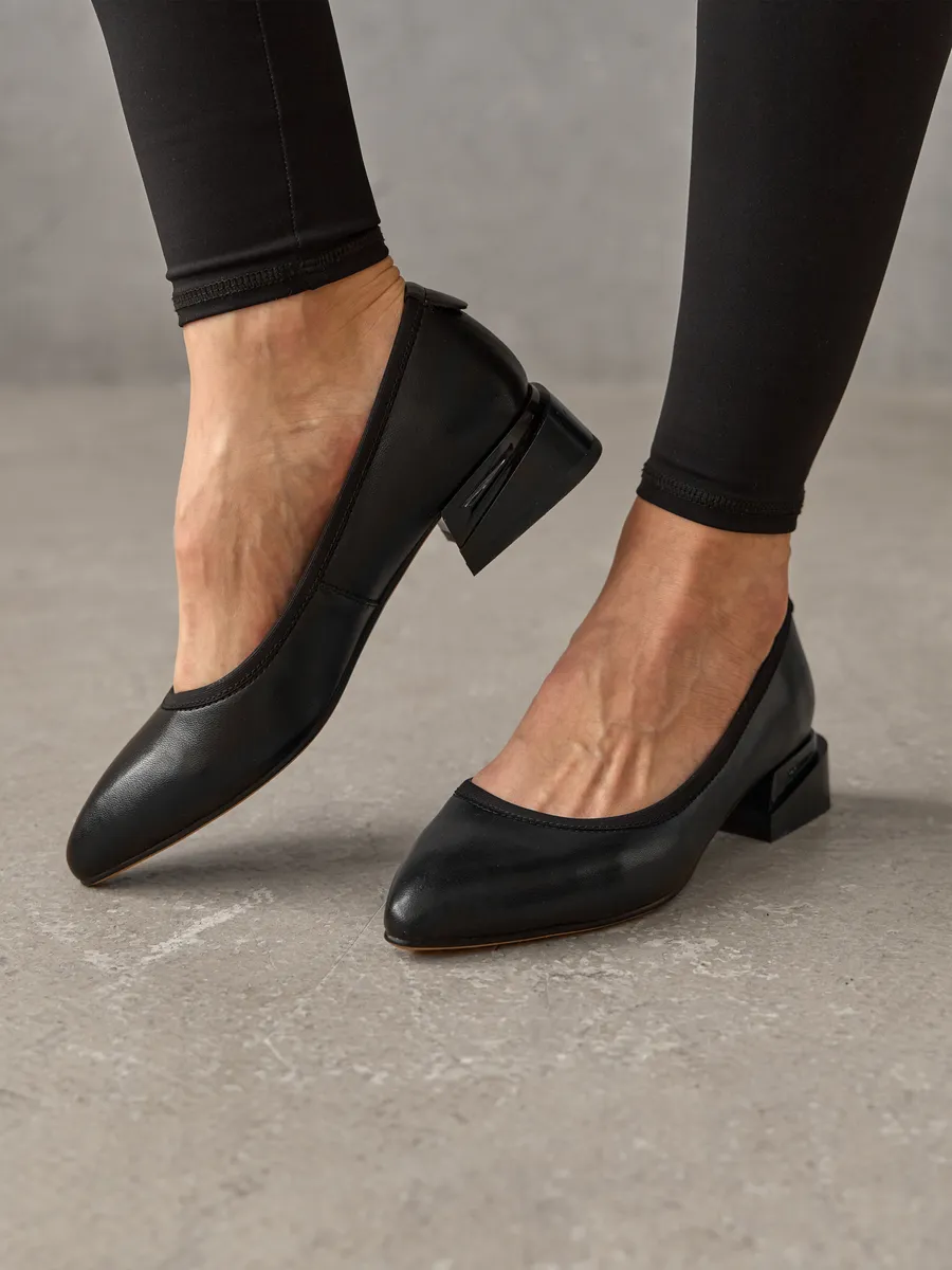 Туфли осенние лодочки на низком каблуке 32C9-90-101