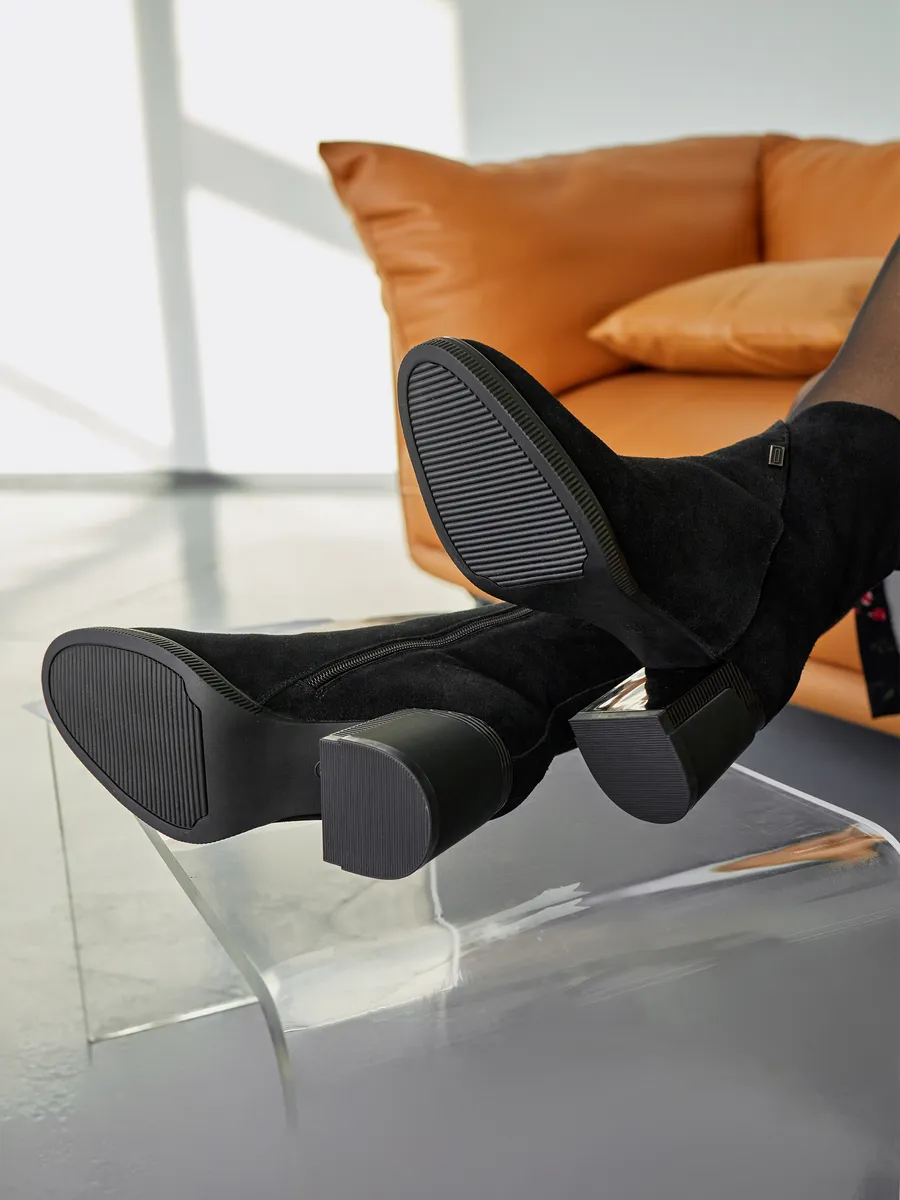 Ботинки женские зимние на каблуке замшевые U420-041