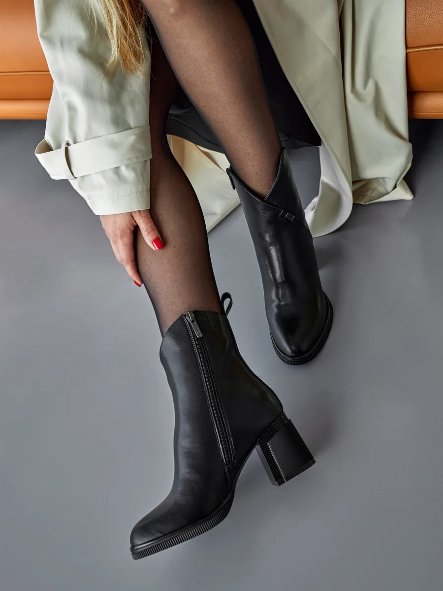 Ботинки женские зимние на каблуке натуральная кожа U420-040