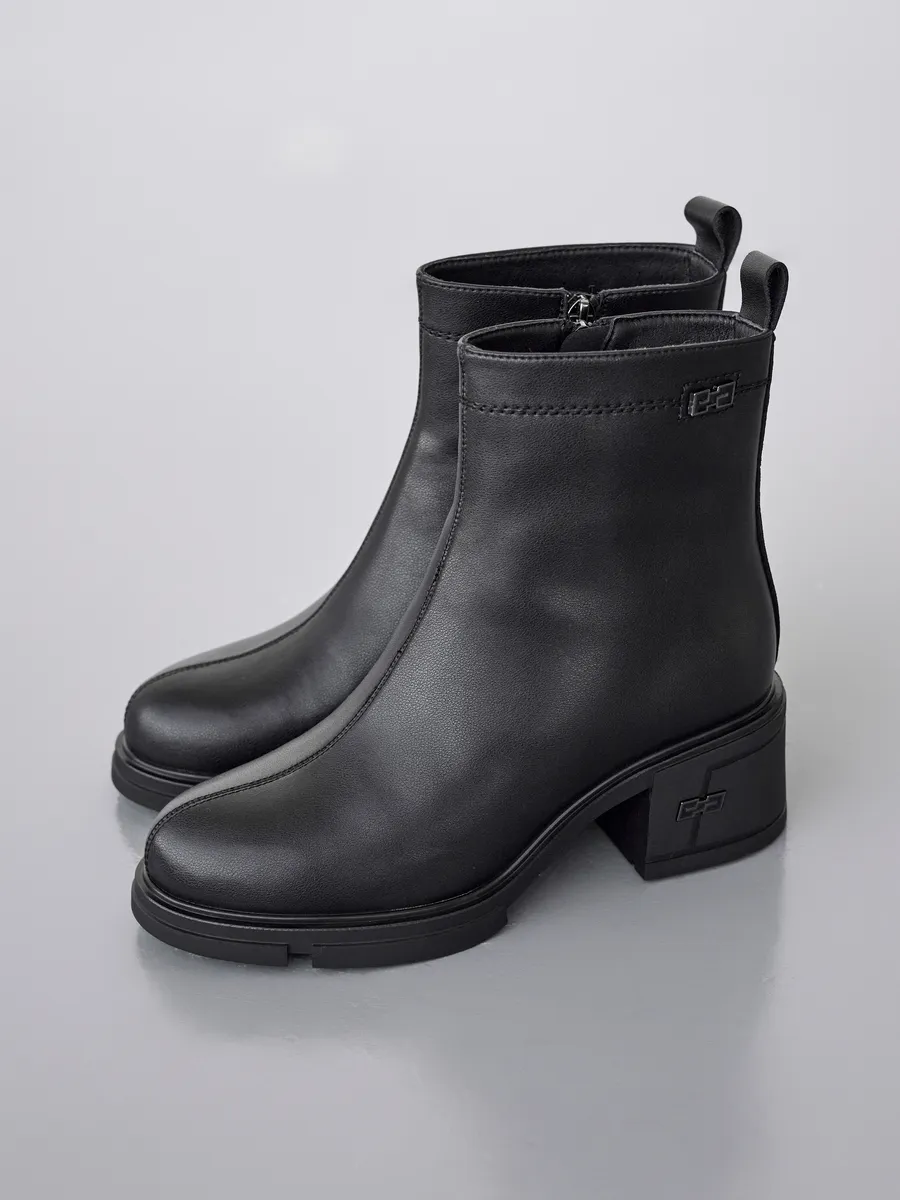 Ботинки женские зимние на каблуке натуральная кожа U510-010