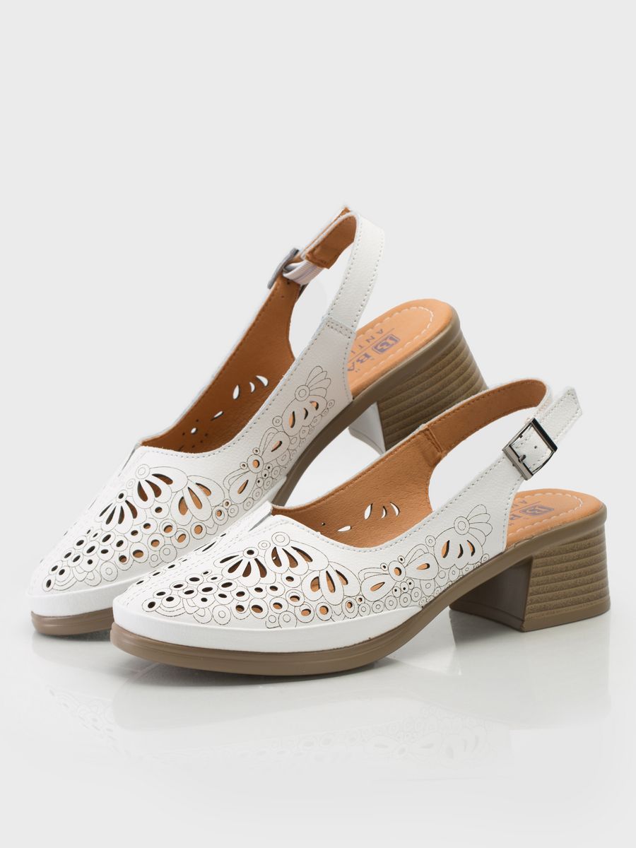 Туфли женские белые кожаные на каблуке лето с перфорацией HX067-130