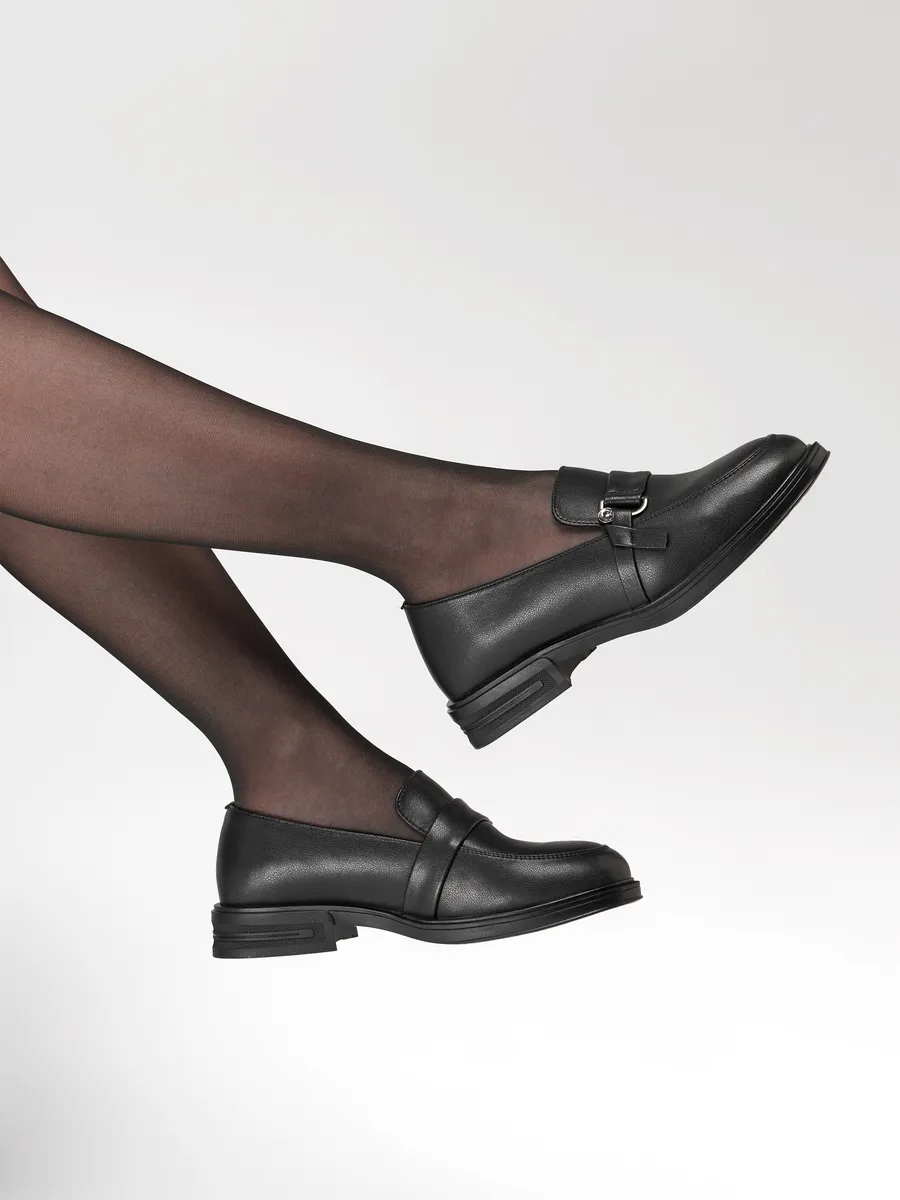 Лоферы женские натуральная кожа черные на каблуке XDN-52599-4A-ST