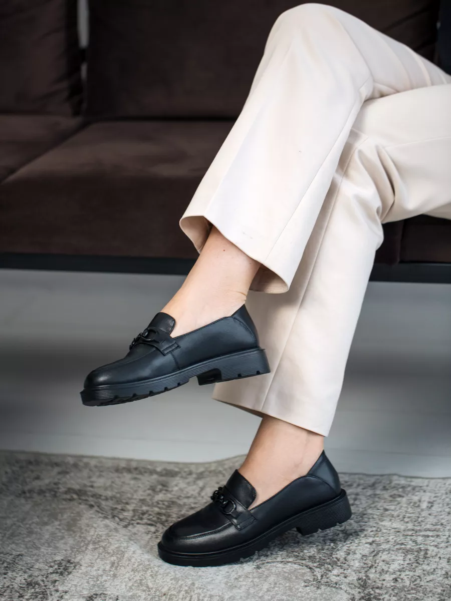 Лоферы женские натуральная кожа весна черные GC105-020