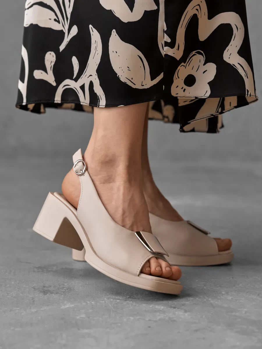 Босоножки женские летние натуральная кожа на среднем каблуке 31F5-47-011