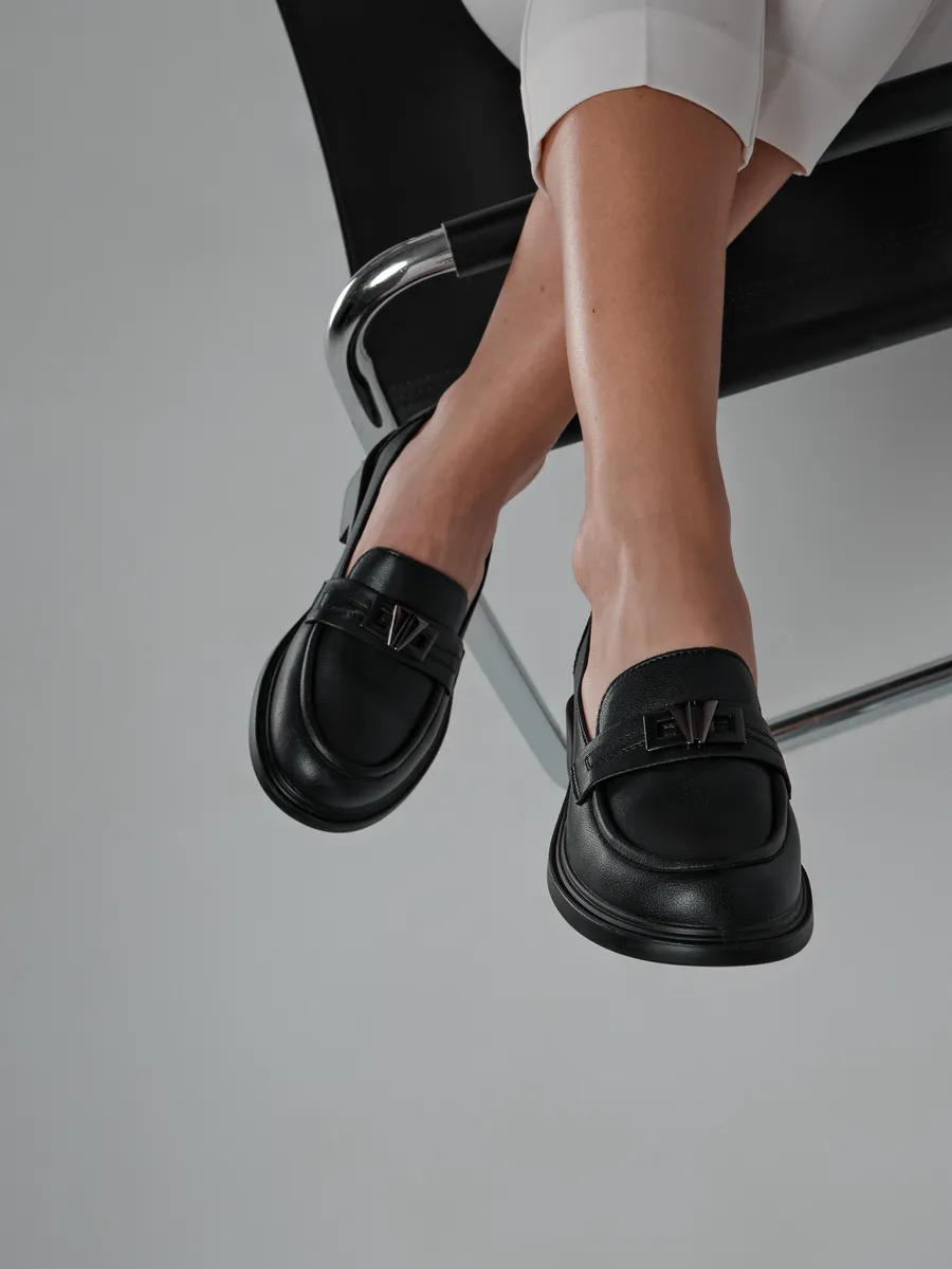 Лоферы женские натуральная кожа черные осенние CV392-020